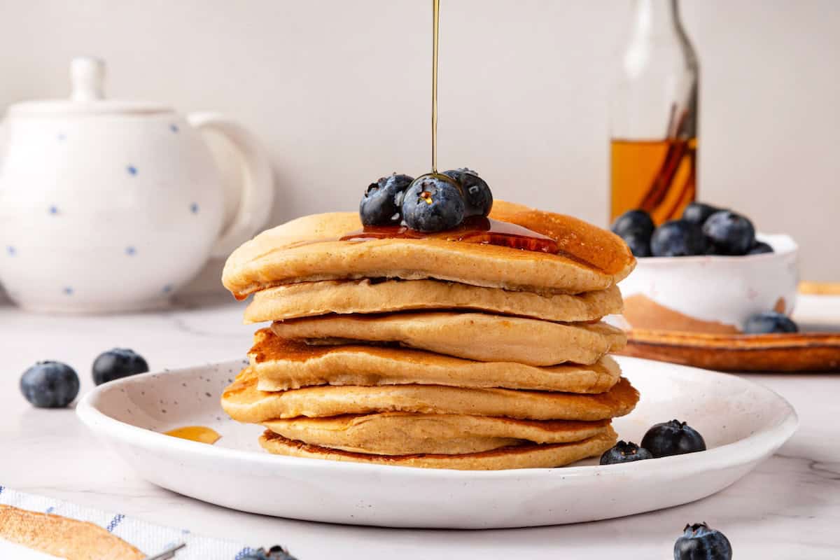 Fluffy Oat Flour Pancakes: Easy Recipe for GF & Vegan Breakfasts